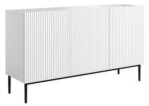 Komoda Nicole 150 cm trzydrzwiowa z ryflowanym frontem - biały mat / czarne nóżki