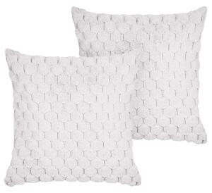 Dwie poduszki dekoracyjne włochacze sztuczne futerko 43 x 43 cm białe Purslane Beliani