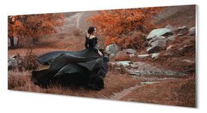 Obraz na szkle Kobieta jesień góry
