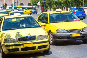 Ateny żółte taksówki miasto natura ulica Fotopeta Ateny żółte taksówki miasto natura ulica