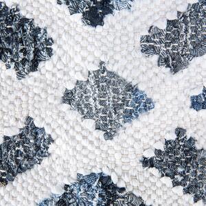 Dywan do salonu bawełniany krótkowłosy 140 x 200 cm wzorzysty niebieski Adiyaman Beliani