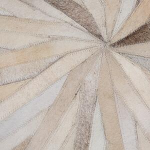 Okrągły skórzany dywan patchworkowy tkany ręcznie ø140 cm beżowy do salonu Simav Beliani