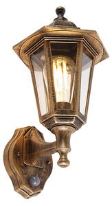 Zewnetrzna klasyczny Kinkiet / Lampa scienna zewnętrzny w kolorze antycznego złota z czujnikiem ruchu - New Haven Oswietlenie zewnetrzne