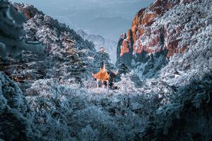 Fotografia Gorgeous pagoda at Huangshan Mountain Anhui, Jackyenjoyphotography