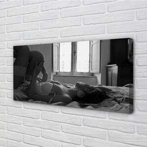 Obraz na płótnie Leżąca kobieta patrząca na okno