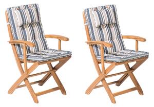 Zestaw 2 krzeseł ogrodowych jasne drewno akacjowe poduszki niebiesko-beżowe MAUI Beliani