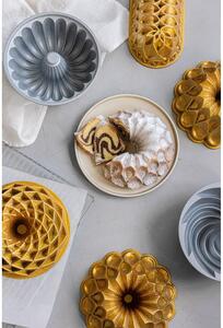 Forma do pieczenia z litego aluminium w kolorze złota Bonami Selection Lotus