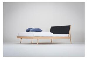 Łóżko z litego drewna dębowego z czarnym zagłówkiem Gazzda Fawn, 140x200 cm