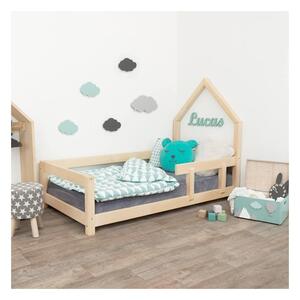 Naturalne łóżko dziecięce w kształcie domku z barierką po prawej stronie Benlemi Poppi, 80x180 cm