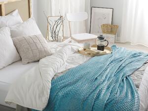 Dekoracyjny miękki koc narzuta na łóżko 150 x 200 cm błękitny z pomponami Samur Beliani
