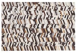 Dywan prostokątny skórzany wzór w jodełkę 140 x 200 cm brązowo-biały Akyele Beliani