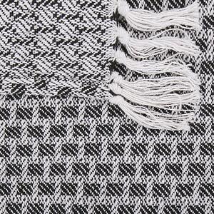 Koc narzuta prostokątny bawełniany frędzle 130 x 160 cm czarno-biały Kiraman Beliani