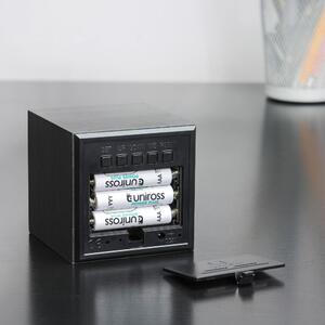 Czarny budzik z białym wyświetlaczem LED Gingko Cube Click Clock