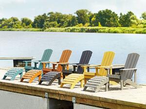 Krzesło imitacja drewna ogrodowe na ganek z podłokietnikami i podnóżkiem jasnoszare Adirondack Beliani