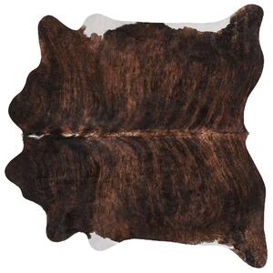 Skóra bydlęca dywan ze skóry krowa bazylijska 3-4 m² ciemnobrązowa Nasqu Beliani