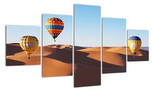 Obraz - latające balony na pustyni (125x70 cm)