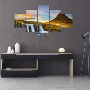 Zdjęcie góry i wodospadów na Islandii (125x70 cm)