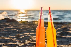 Obraz orzeźwiający napój na plaży