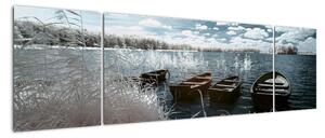 Obraz - Drewniane łodzie na jeziorze (170x50 cm)
