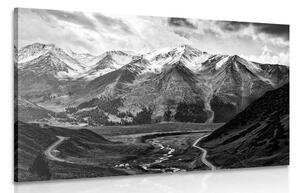 Obraz piękna górska panorama w wersji czarno-białej