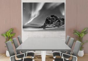 Obraz zorza polarna w Norwegii w wersji czarno-białej