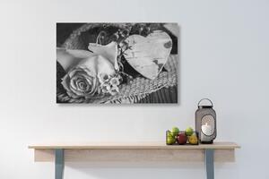 Obraz róża i serce z juty w wersji czarno-białej