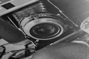 Obraz stary aparat fotograficzny w wersji czarno-białej