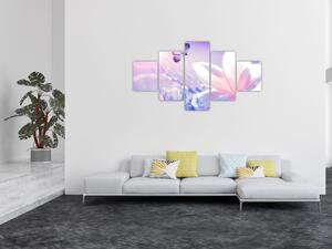 Obraz - Motyl lecący do kwiatu (125x70 cm)
