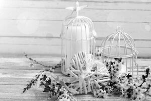 Obraz gałązka wiśni i latarnie w wersji czarno-białej