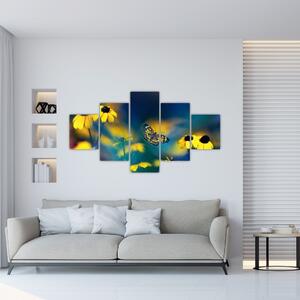 Obraz - Żółty motyl z kwiatami (125x70 cm)