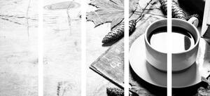 5-częściowy obraz filiżanka kawy w jesiennej tonacji w wersji czarno-białej
