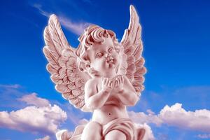 Obraz różowy opiekuńczy anioł na niebie