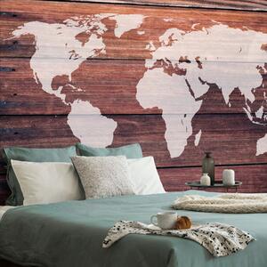 Samoprzylepna tapeta mapa świata z drewnianym tłem