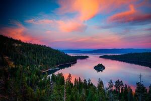 Fototapeta jezioro o zachodzie słońca