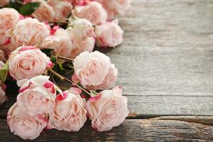 Samoprzylepna fototapeta romantyczne róże
