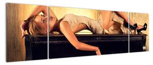 Obraz - Kobieta na fortepianie (170x50 cm)