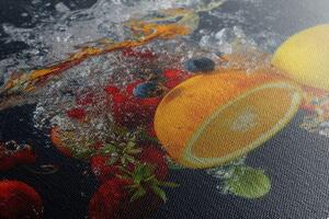 Obraz owoce w wodzie