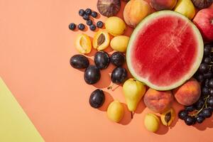 Samoprzylepna fototapeta soczyste letnie owoce