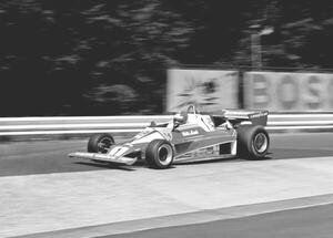 Fotografia Niki Lauda driving a Ferrari 312t 1975
