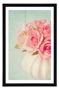 Plakat z passe-partout róże w wazonie