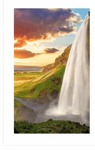 Plakat z passe-partout majestatyczny wodospad na Islandii