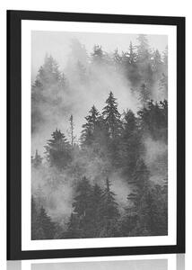 Plakat z passe-partout góry we mgle w czerni i bieli