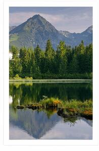 Plakat piękna panorama gór nad jeziorem
