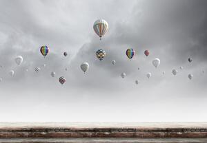 Fototapeta - Balony nad ceglaną ścianą (196x136 cm)