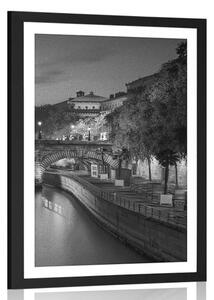 Plakat z passe-partout nabrzeże Paryża w czerni i bieli