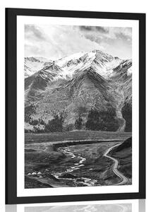 Plakat z passe-partout piękna górska panorama w czerni i bieli