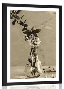 Plakat z passe-partout gałązka wiśni w wazonie w sepiowym kolorze