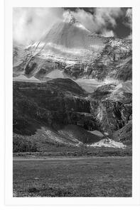 Plakat majestatyczny górski krajobraz w czerni i bieli