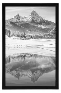 Plakat śnieżny krajobraz w Alpach w czerni i bieli