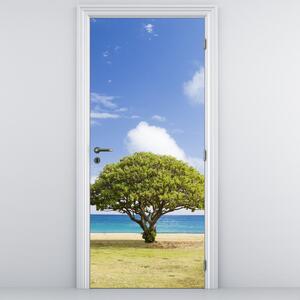 Fototapeta na drzwi - Plaża z drzewem (95x205cm)